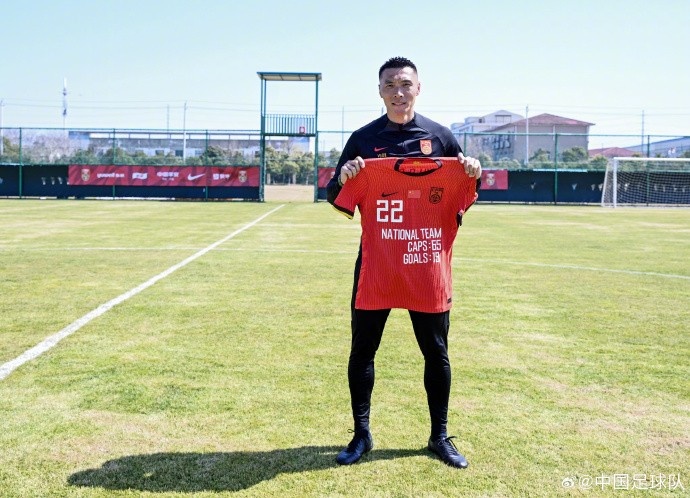  向退役的前國家隊球員于大寶表達(dá)感謝、送上祝福