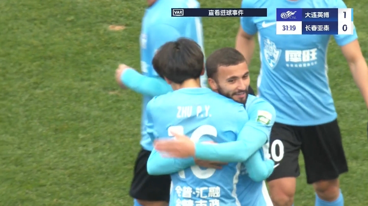  19歲朱鵬宇中超處子球！大連英博1-0領先長春亞泰，馬萊萊助攻