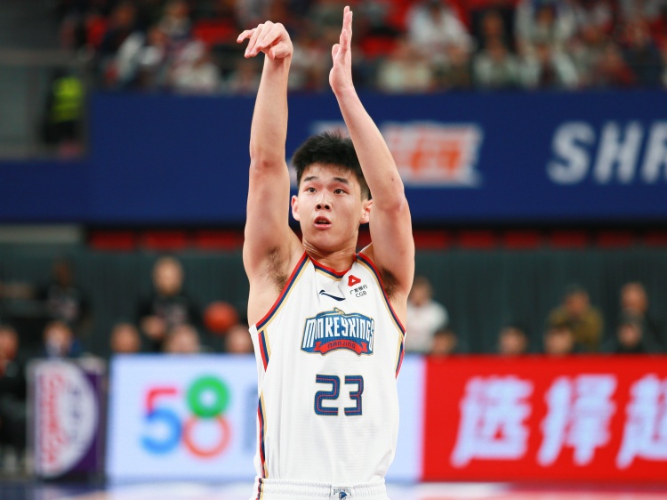  狀態(tài)可以！林葳半場8中5拿到13分1板1助
