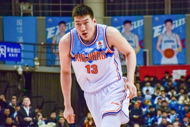  高效輸出！李炎哲半場(chǎng)7中5拿到12分2板1助1斷2帽