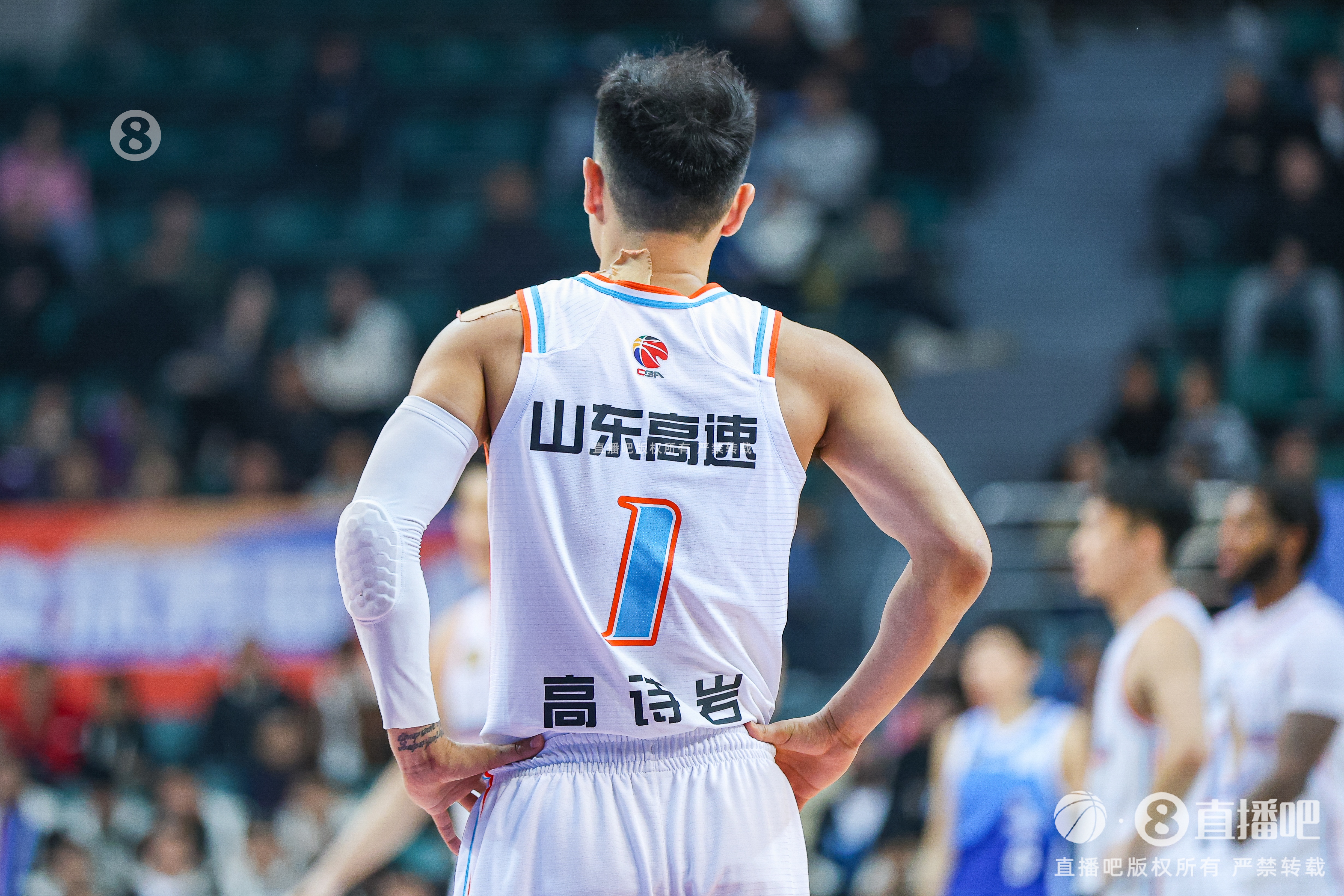  挺全面！高詩巖8中3拿到11分4板7助 罰球4中4