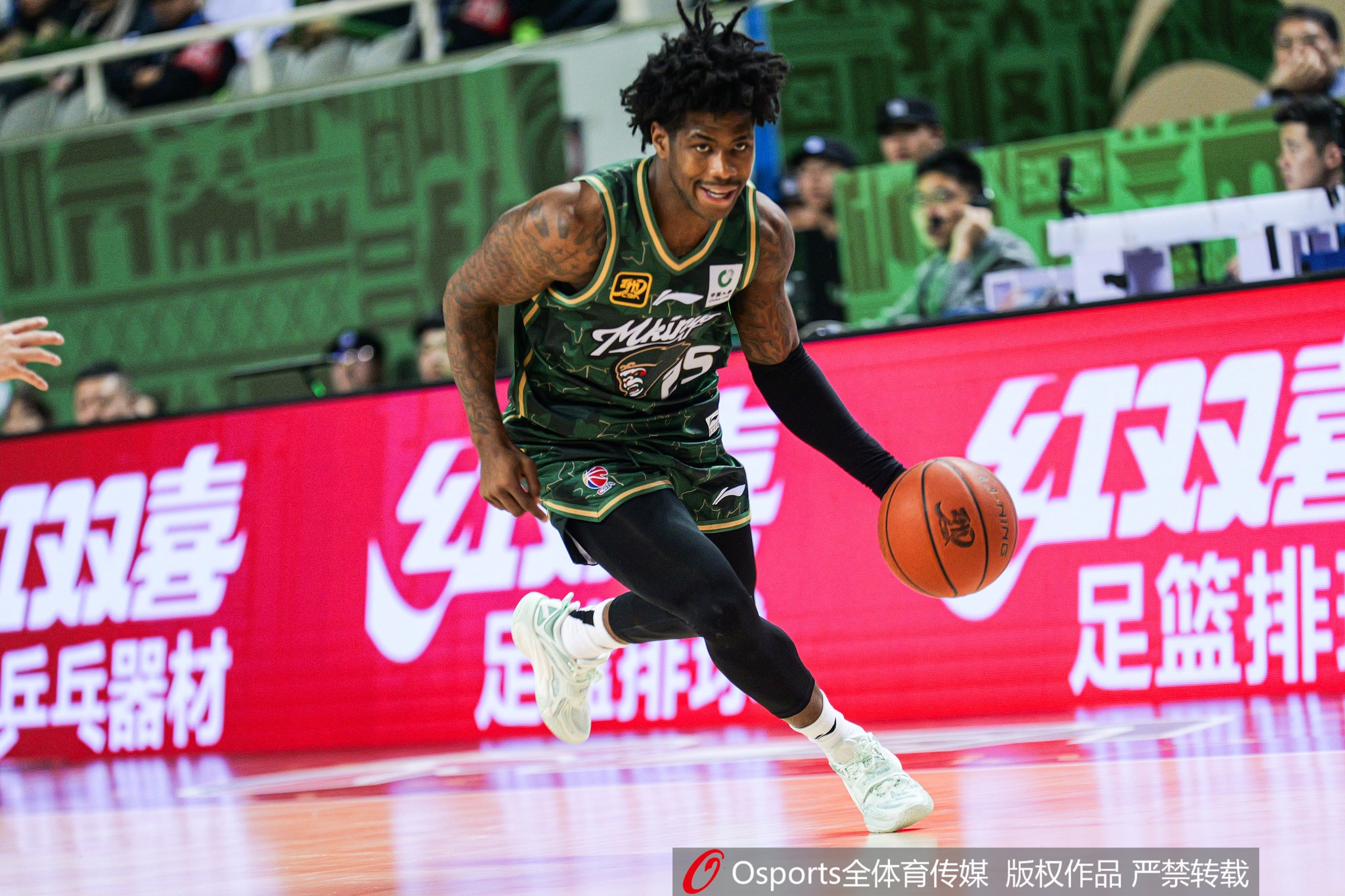  這外援猛得很！肯德里克-戴維斯16投12中&罰球18中15砍43分6板9助